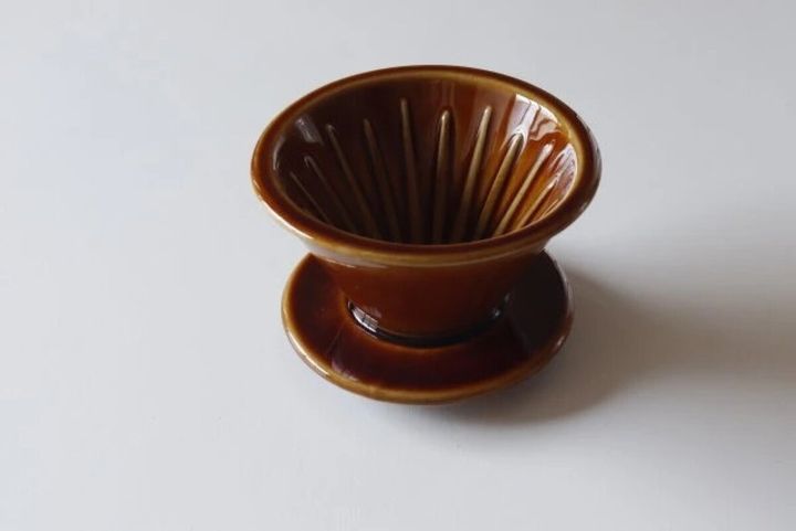 ダイソー コーヒードリッパー（円すい形、ブラウン）