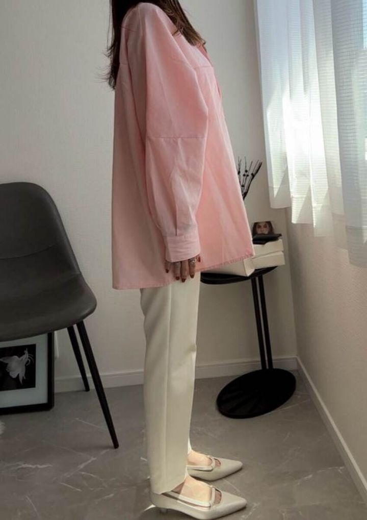 coca シャツ ピンク ストンと着たNGコーデ 側面