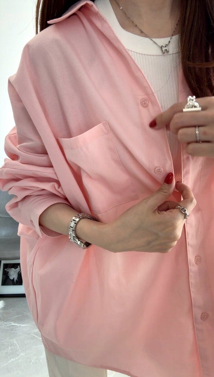 coca シャツ ピンク 生地感アップ ボタン・ポケットディテール