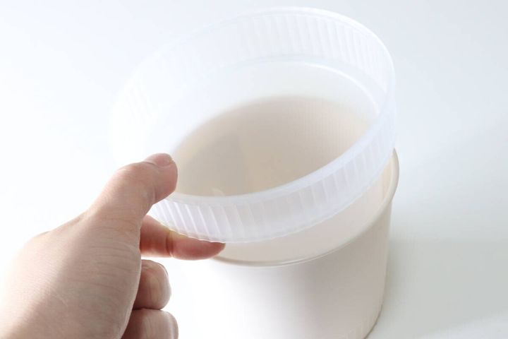 セリアの観察できる植木鉢は半透明の鉢と不透明のカバー付き