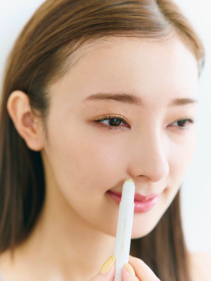 Q. 鼻をかんだら赤みが出た A. グリーンコンシーラーで赤みをカモフラージュ！