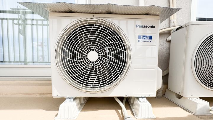 100均のエアコン室外機カバーで節電＆劣化予防！【セリア・ダイソー】