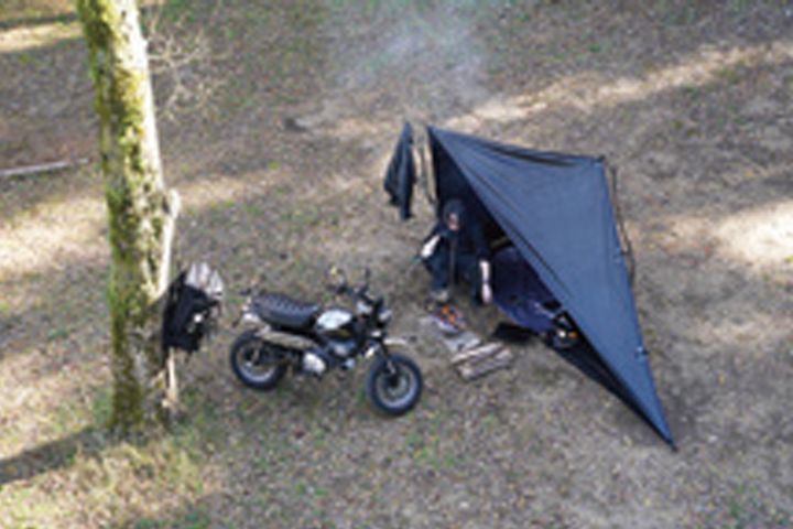 【究極の不便】モンキー125で挑む“テントなし”野営！「あえて積まない」男が辿り着いた、キャンプの本当の贅沢とは？