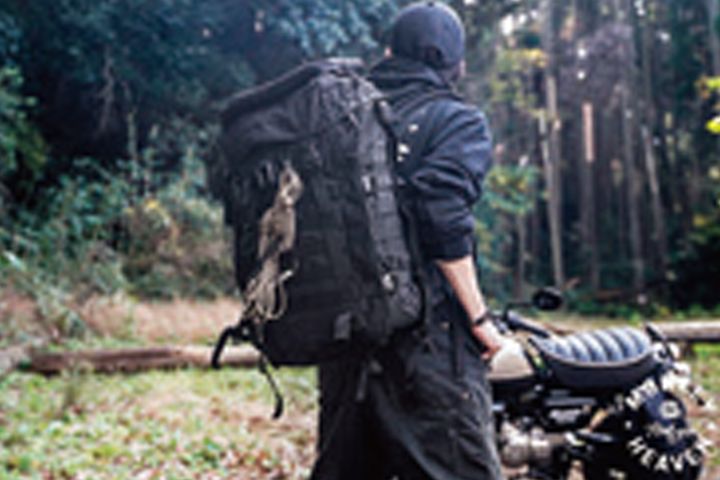 【究極の不便】モンキー125で挑む“テントなし”野営！「あえて積まない」男が辿り着いた、キャンプの本当の贅沢とは？