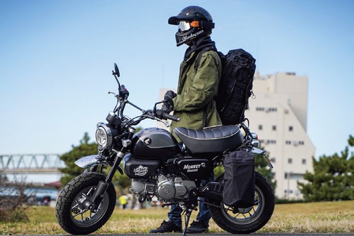 【究極の不便】モンキー125で挑む“テントなし”野営！「あえて積まない」男が辿り着いた、キャンプの本当の贅沢とは？