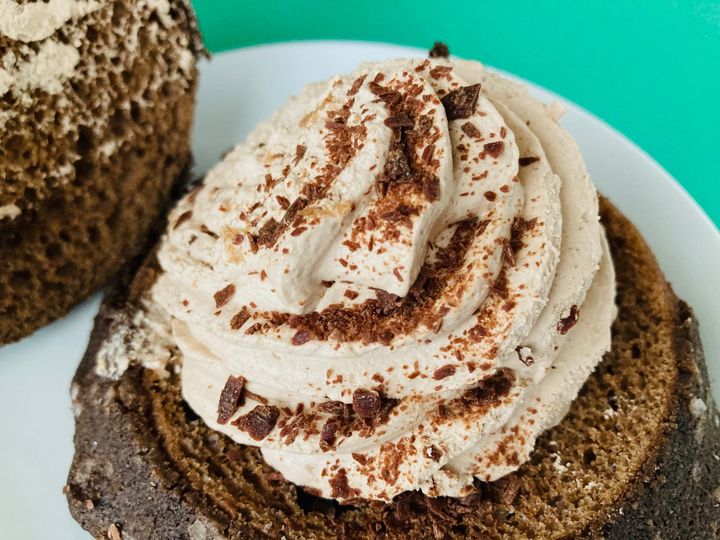 「チョコづくし！！」「美味しすぎた！！」【セブン】「たっぷりチョコホイップメロンパン」