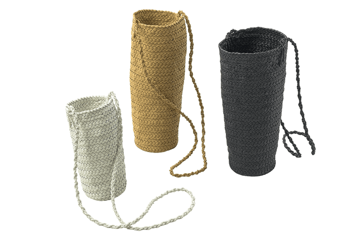 〈アエタ〉のバッグ