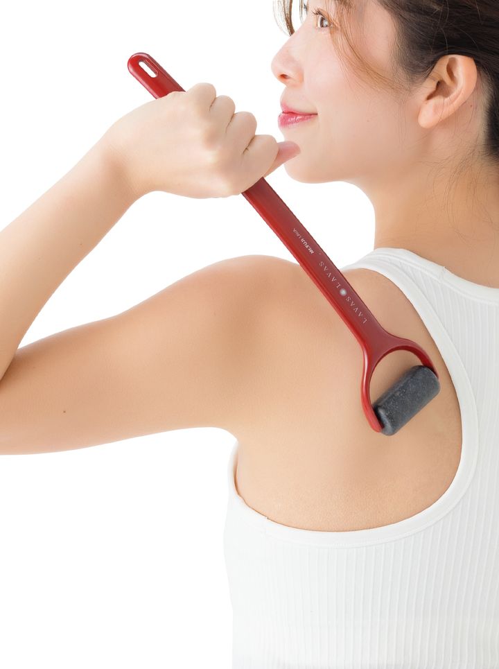 富士溶岩の原石を使用した、遠赤外線ボディローラー。