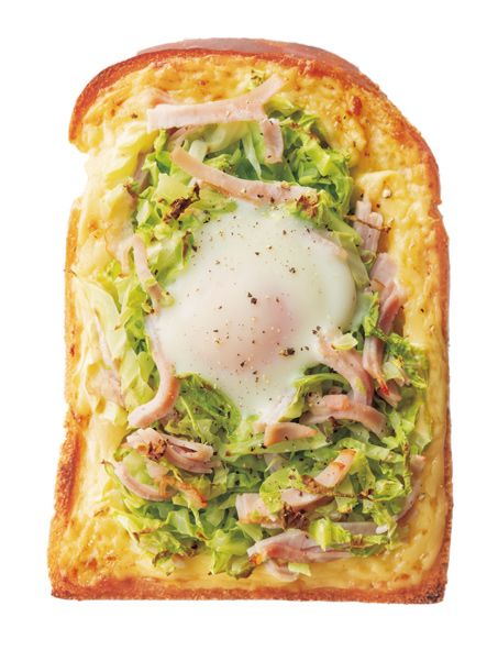 【食パンレシピ】いろいろな食感が楽しい♪ 巣ごもりエッグをトーストにオン！の画像1