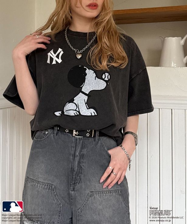 「MLB×PEANUTSコラボ 50's RETRO BIG TEE(ニューヨーク・ヤンキース)」(8250円)