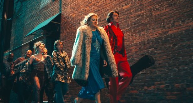 バンドは徐々に人気を集め、ライブで各地を回る [c]2025 Focus Features LLC. All rights reserved.