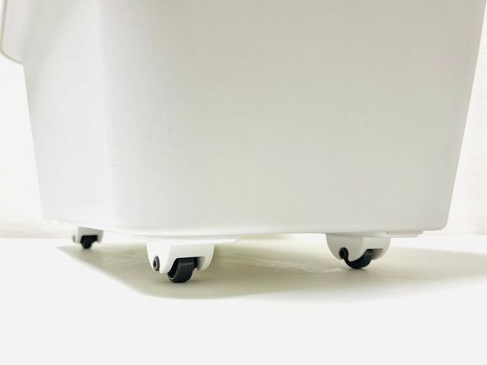 【セリア】小さくても“力持ちで働き者”コレな～んだ？貼り付けるだけで100均の収納ボックスが進化！