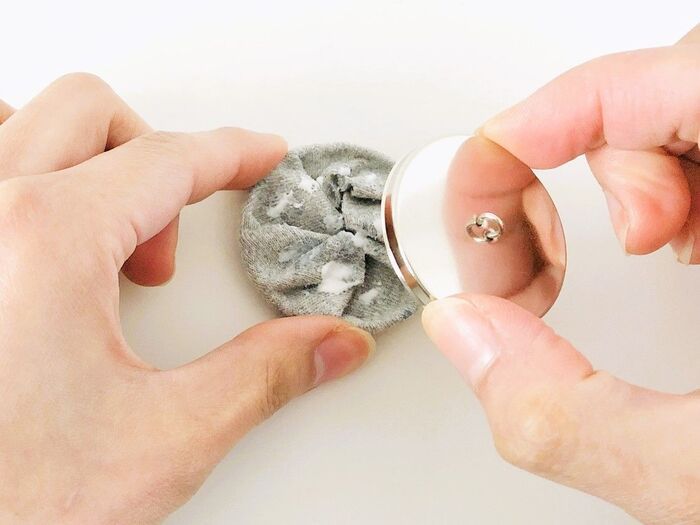 「捨てられない洋服」を後悔なく手放す方法。捨てるかどうか迷ったらやってみて♪