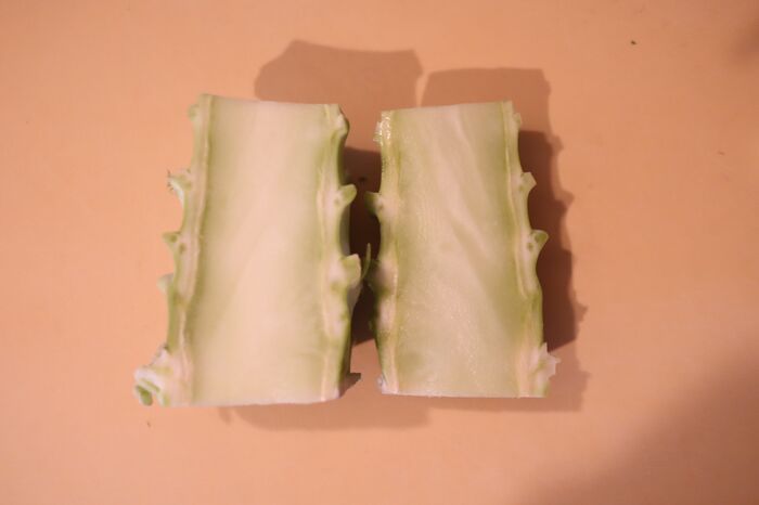 ブロッコリーの皮を一瞬でむく方法！まさかの「するん」とむけました♪思わず試したくなる…