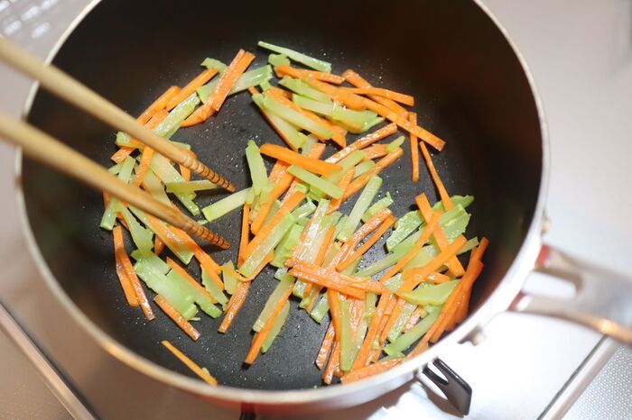 ブロッコリーの皮を一瞬でむく方法！まさかの「するん」とむけました♪思わず試したくなる…