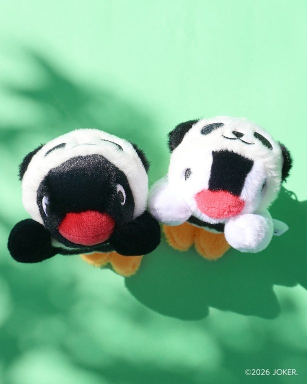 上野限定先行販売の「ねそべりマスコット パンダピングー」と「ねそべりマスコット パンダピンガ」