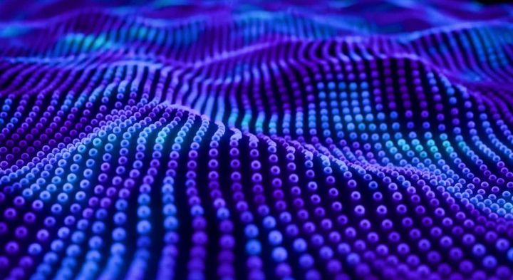 真空は「沸き立つ海」である