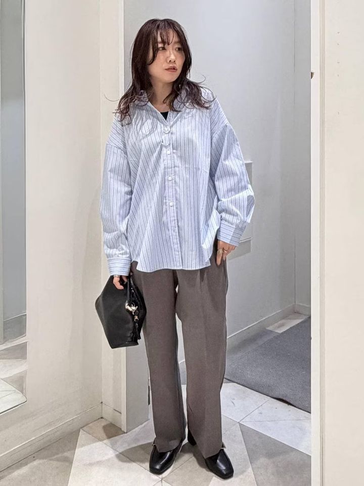 きれいめに仕上がる細ストライプ柄