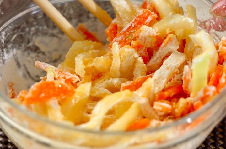 玉ネギと桜エビのかき揚げの作り方1