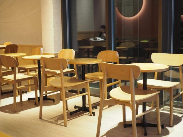 店内テーブル席