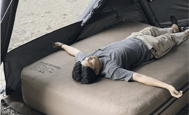 こんな厚み見たことない！？40cm厚がもたらす快眠…「WAQ AIR BED」はまるでホテル級