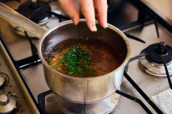 ブイヨンの味を調える