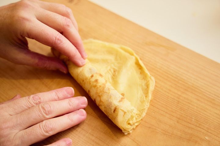 クレープを細切りにする