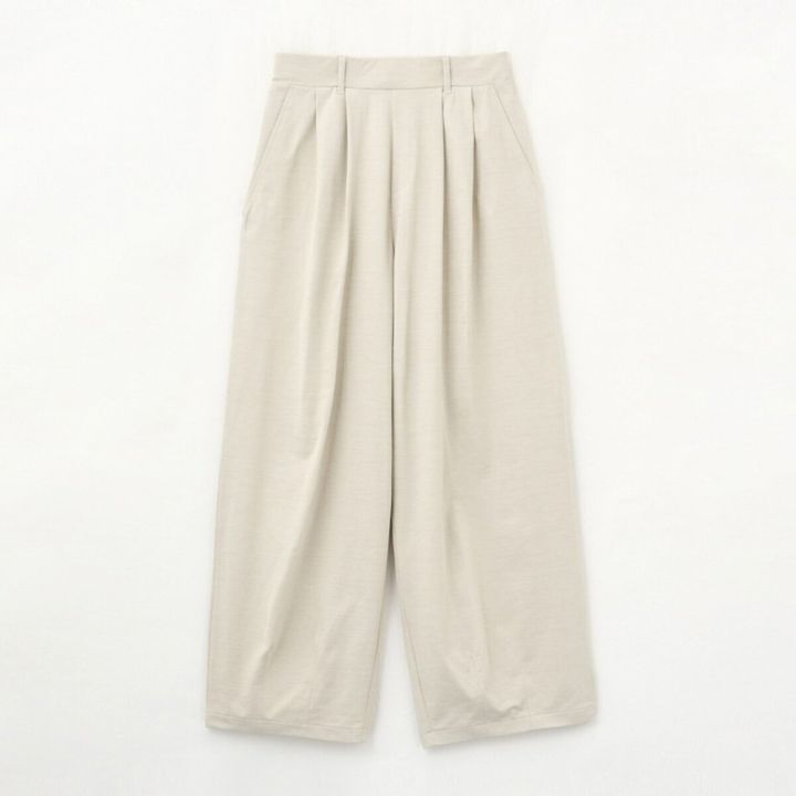 しまむらのコクーンパンツ（田中里奈）