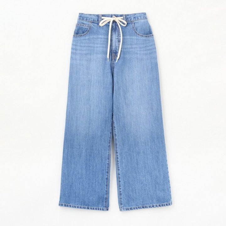 しまむらのデニムワイドストレートパンツ（田中里奈）