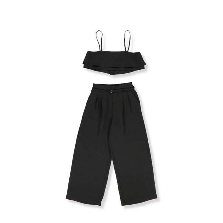 しまむらのビスチェ+ワイドパンツセット（田中里奈）