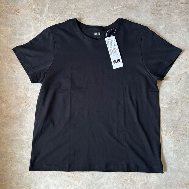 ユニクロユースーピマコットンTの黒の商品写真