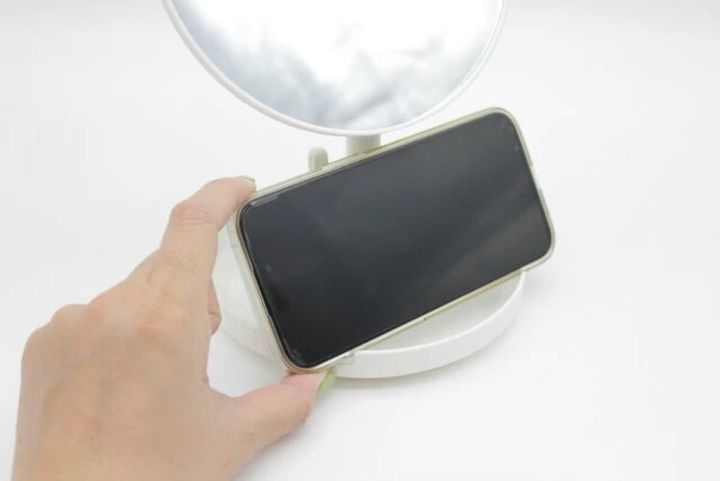 ダイソー スタンドミラー（くま） スマホスタンド