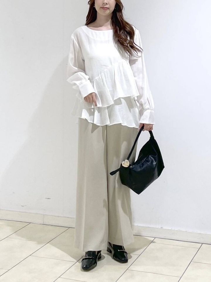 白ブラウスコーデ2