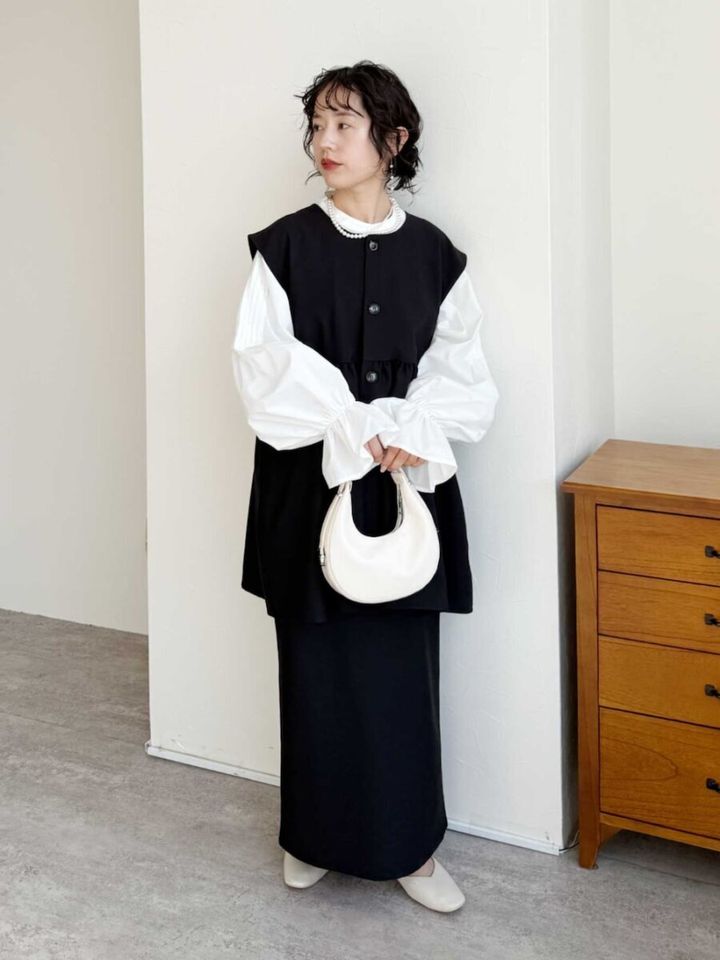 白ブラウスコーデ4