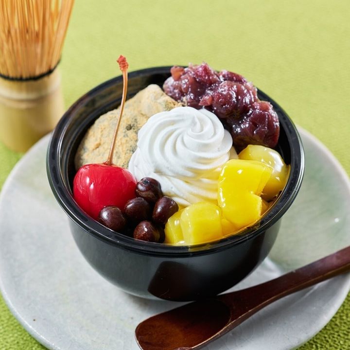 シャトレーゼ 宇治抹茶わらび餅のクリームあんみつ