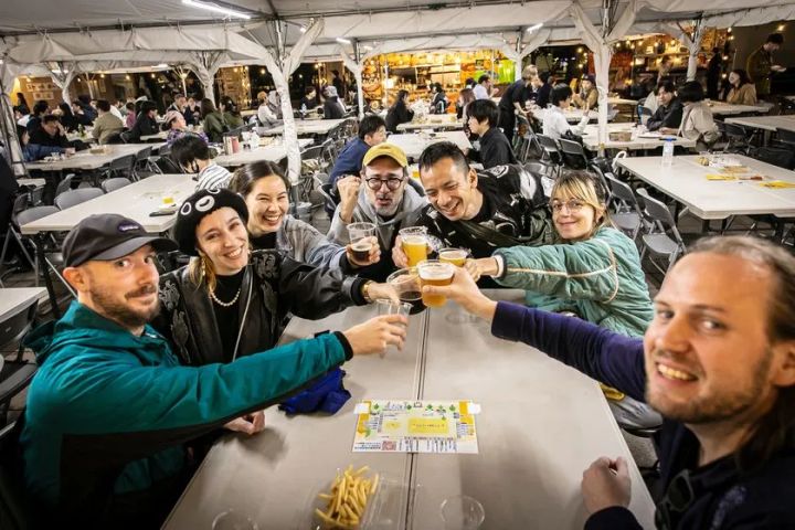 クラフトビールとフードのイメージ