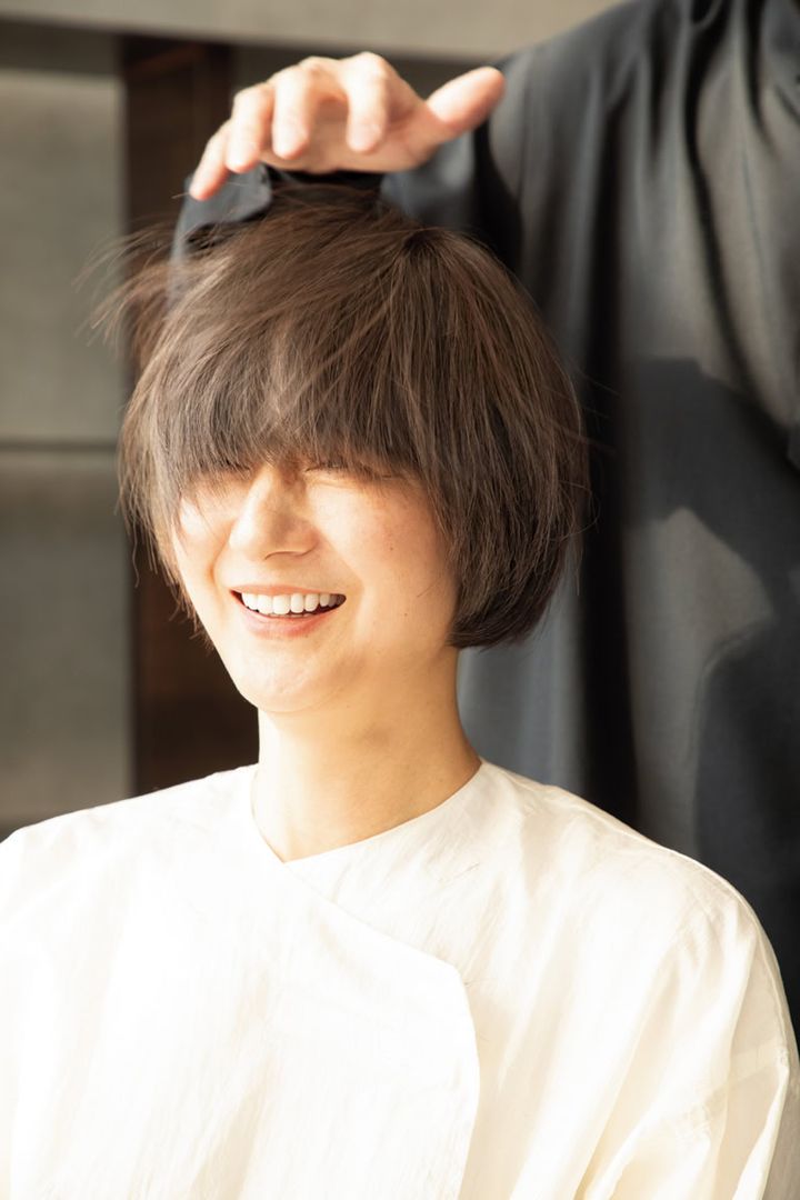 毛先のニュアンスで重めの前髪が軽やか見えに