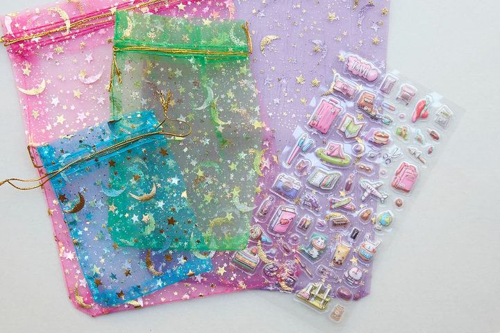 「月のレース巾着」Lサイズ198円、Sサイズ110円、XSサイズ77円