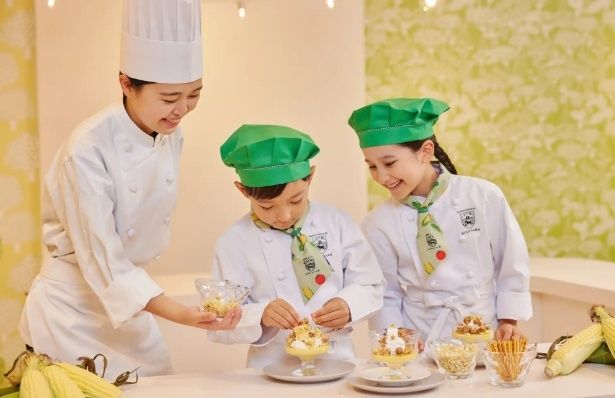 「とうもろこしのプリン」を作る様子