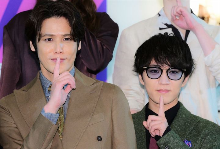 舞台『アケチコ！～蒸気の黒ダイヤ、あるいは狂気の島～』製作発表に登壇した（左から）宮野真守、神山智洋 クランクイン！ width=