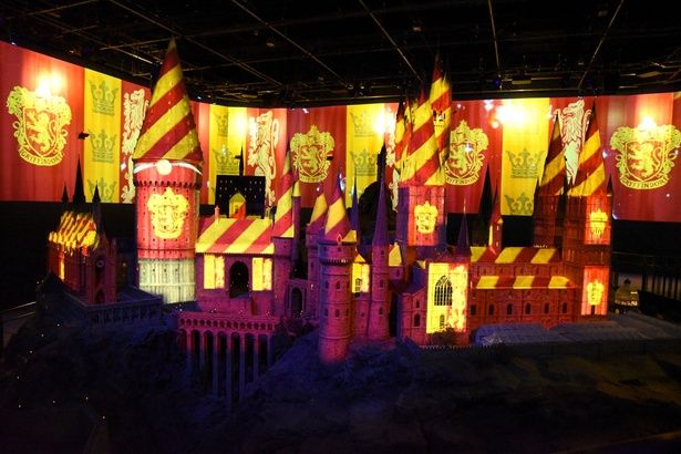 クィディッチの試合のシーンをイメージしたプロジェクションマッピング 撮影：ソムタム田井