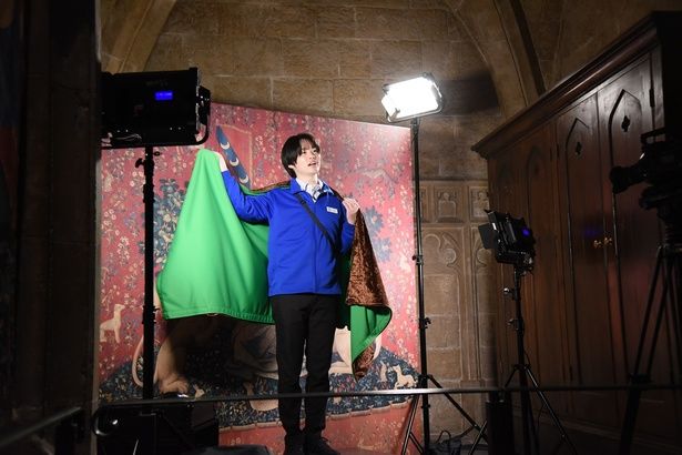 “魔法の透明マント”のデモンストレーションコーナー 撮影：ソムタム田井