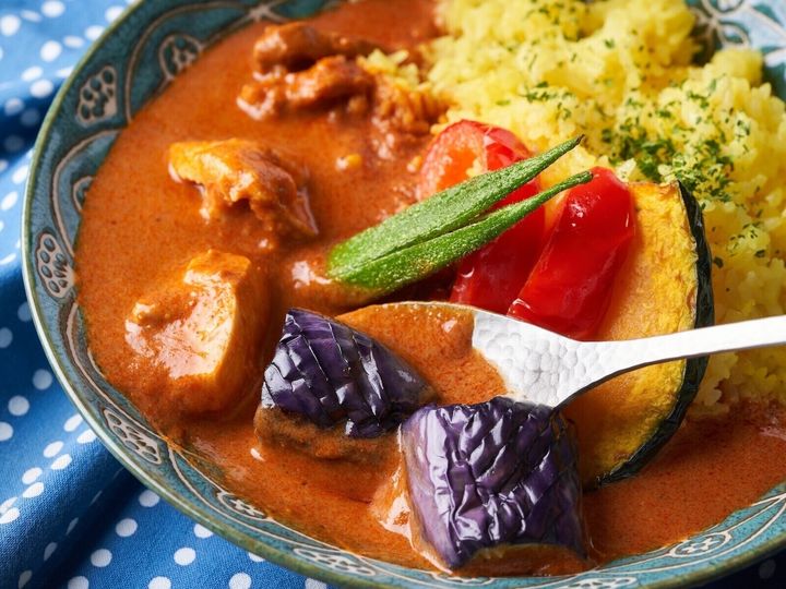 疲れやストレスから、感覚過敏・感覚鈍磨の症状が現れる人がいる。匂いや音などに強く反応し、パニックになってしまうことも。44歳女性の夫は、ある日突然嗅覚過敏になり受診。妻は、15年間気付かなかった夫の負担を知ったという。※サムネイル画像：PIXTA