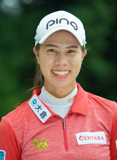 女子プロ2人のスイングを連続写真で解説！クラブを低く入れるお手本だった