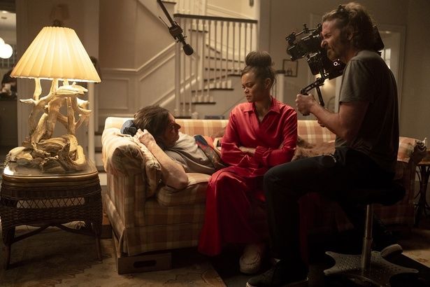 【写真を見る】ブラッドリー・クーパーが切望した豪華キャストが集結！離婚の危機の先にある、思いがけない人生とは… [c]2026 Searchlight Pictures. All Rights Reserved.