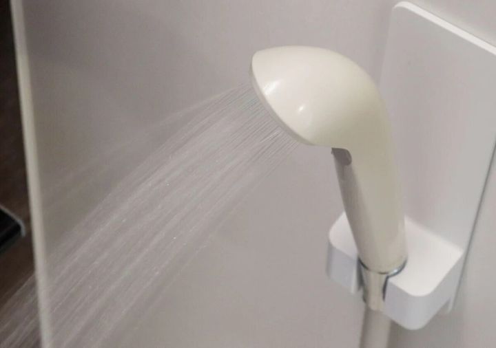 ダイソー シャワーホルダー（バス用、マグネット） 使用例