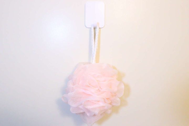 ダイソーのフック（バス用マグネット、1個）の使用例