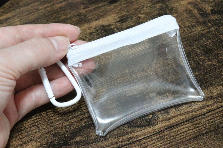 セリア PVCケース ミニ カラビナ付