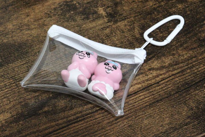 セリア PVCケース ミニ カラビナ付 使用例 カプセルトイ