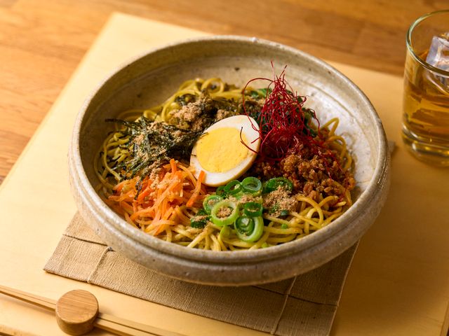 成城石井自家製 九条葱と二種混合魚粉の台湾まぜそば（自家製麺使用）